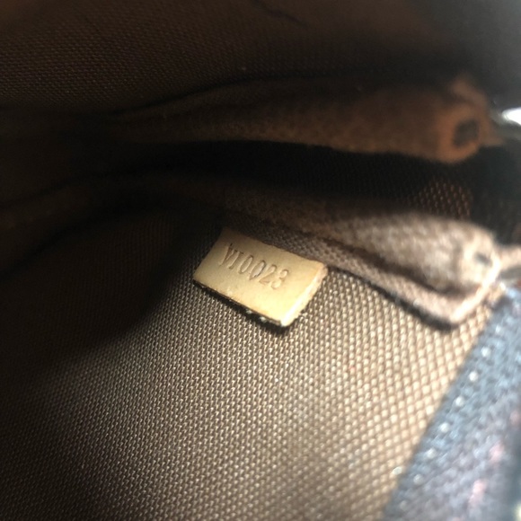 SOLD ON M! Auth Louis Vuitton Pochette! - Picture 5 of 6
